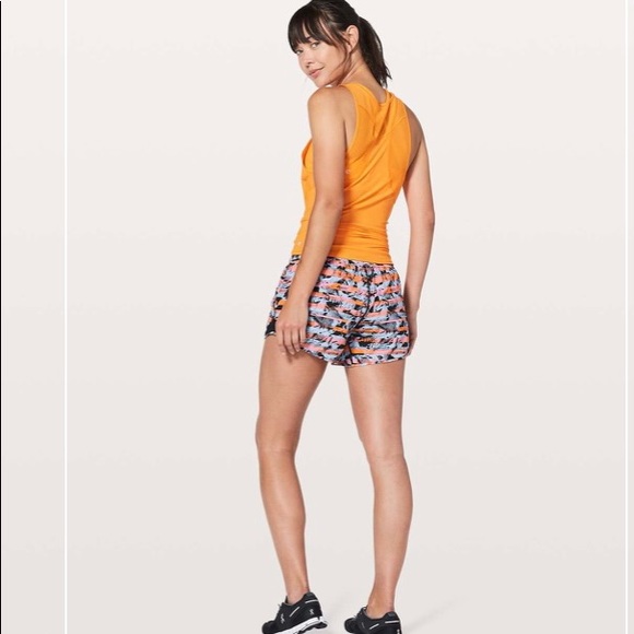 🛍 Lululemon Hotty Hot Shorts - Picture 3 of 12